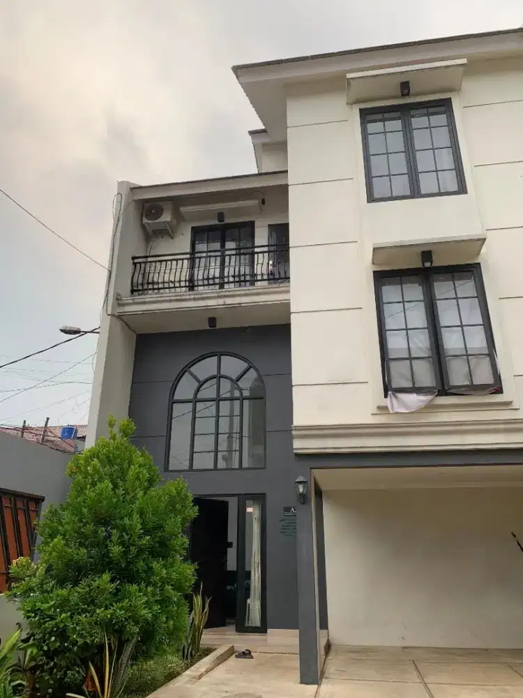 Sewakann rumah cantik bangun bru 2 lantai