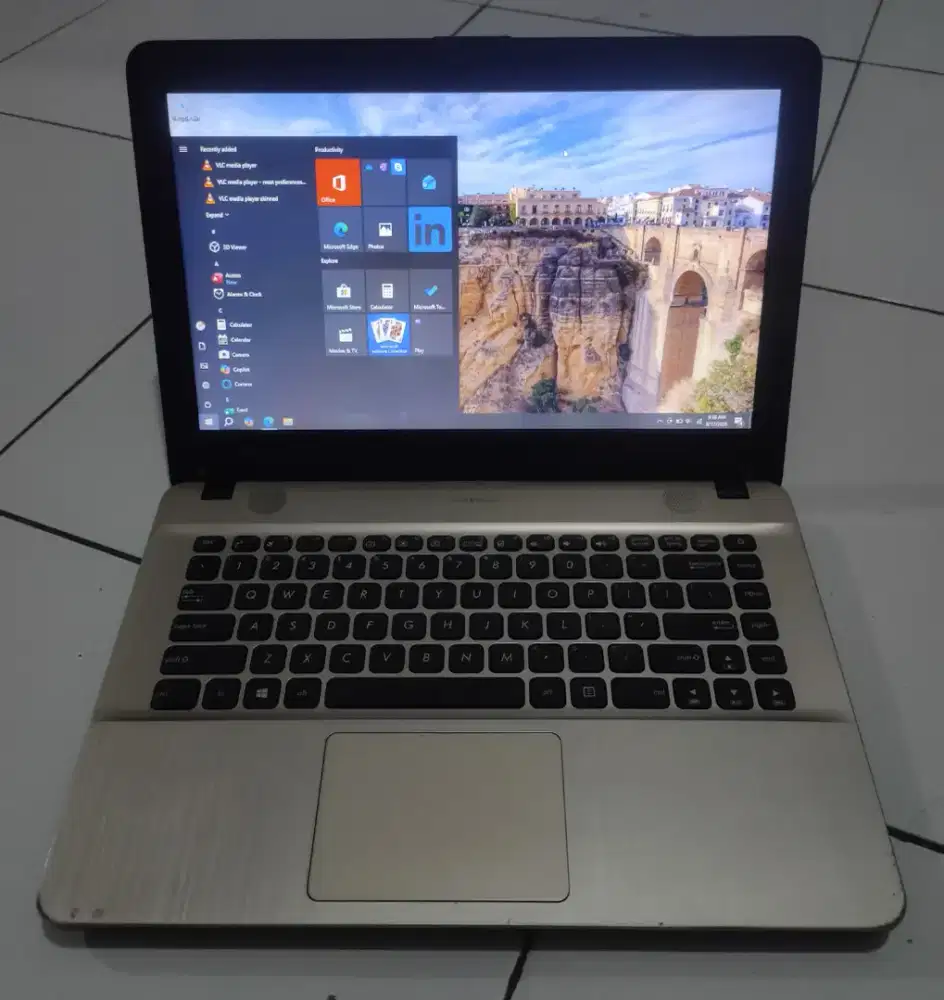 Asus mulus normal batre 3 jam bisa whastap ngetik youtube aman