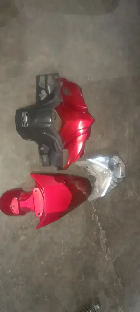 Dijual, spacbord depan, batok depan/belakang, head lam, shocbreaker.
