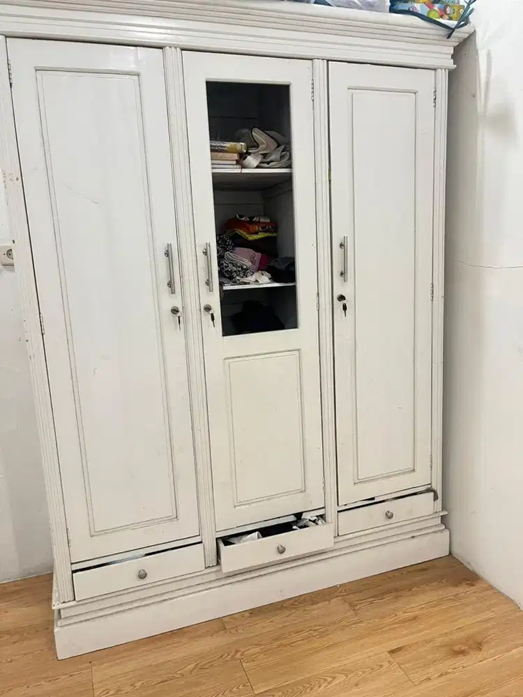 Lemari jati asli