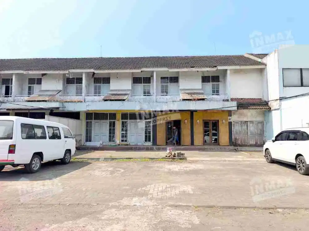 Ruko  lebar  15 meter di  sawojajar  Malang  area  komersial Parkiran luas Jalan depan   lebar