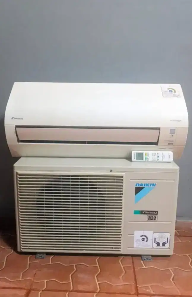 AC Daikin inverter 1/2 PK kondisi mulus dan ory