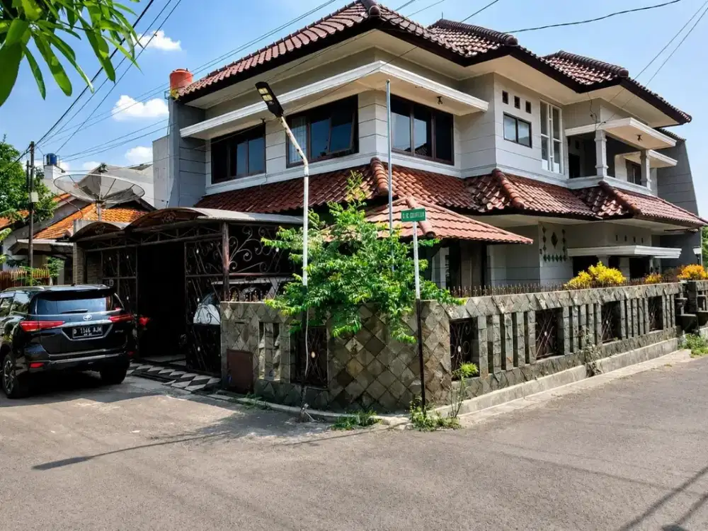Rumah hoek Si buahbatu Dekat Turangga Bandung