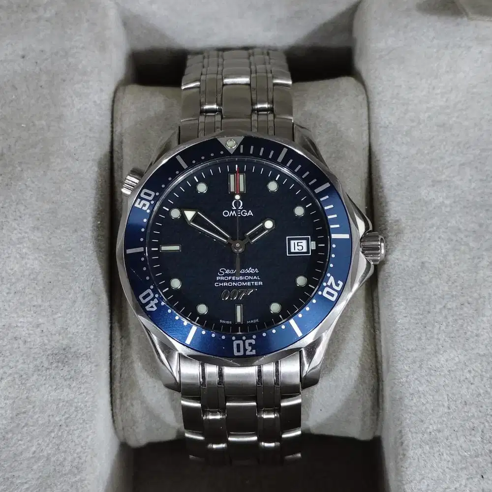 Omega Seamaster divers 300M  40Th Aniversary 007 James Bond