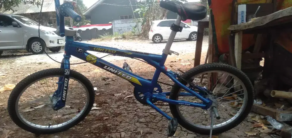 Sepeda BMX united