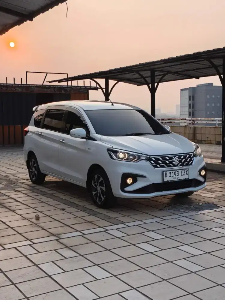 Suzuki Ertiga Hybrid Manual 2024 Putih