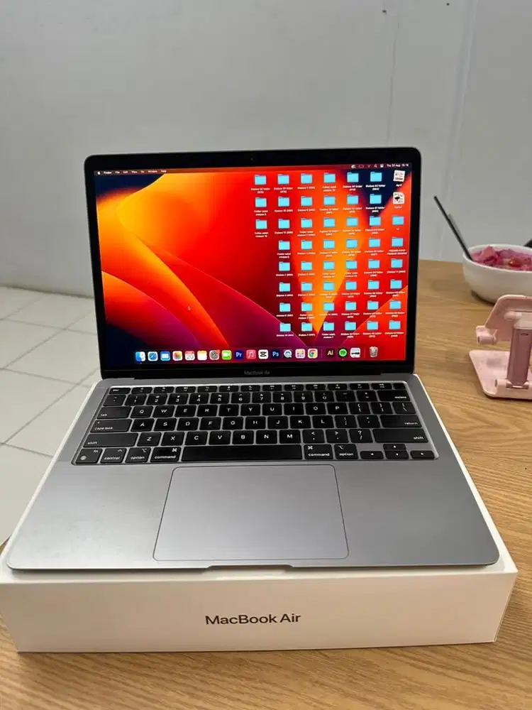 Macbook Air 2020 8/256 gb