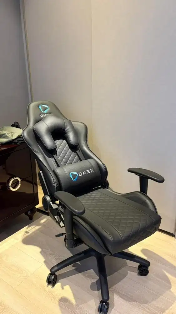 Kursi Gaming premium leather ONEX Merek dari Australia