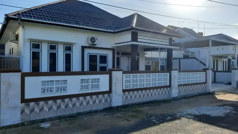 Dijual Rumah di lingkungan komplek yang nyaman, tenang, aman
