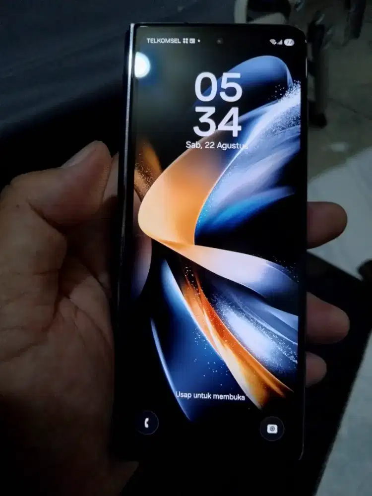 Samsung fold 4 layar depan mulus