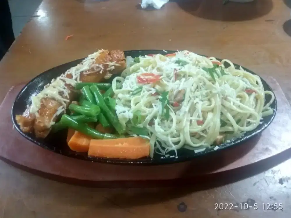 Di cari orang yg minta kerja dan belajar di F&B