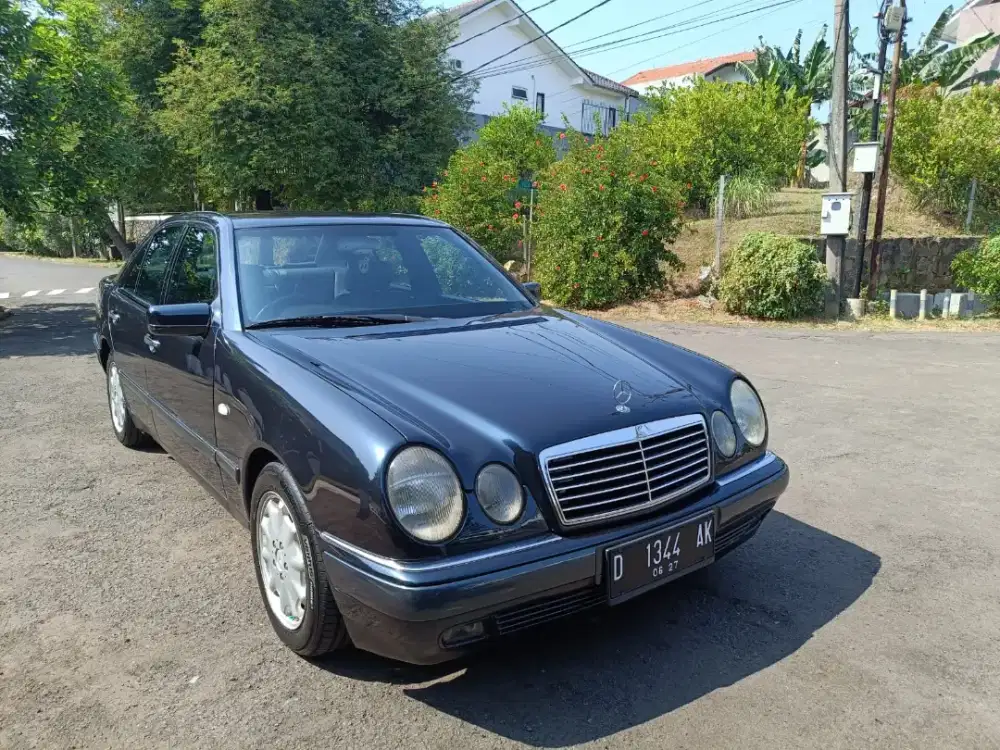 Mercedes Benz W210 New Eyes E320 tahun 1997