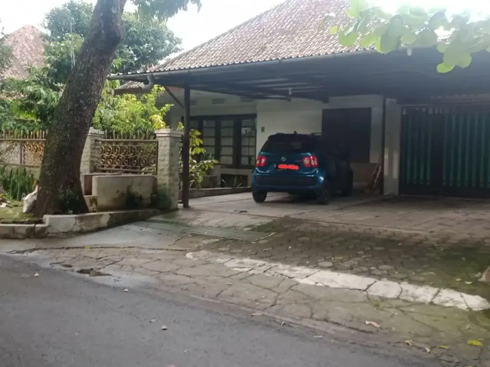 Rumah belanda murah lokasi bagus dekat jalan riau dan ahmad yani
