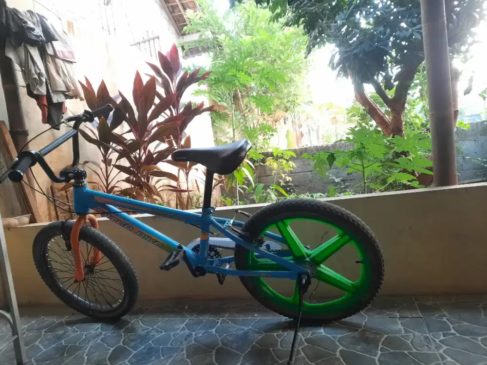Sepeda bmx R 20