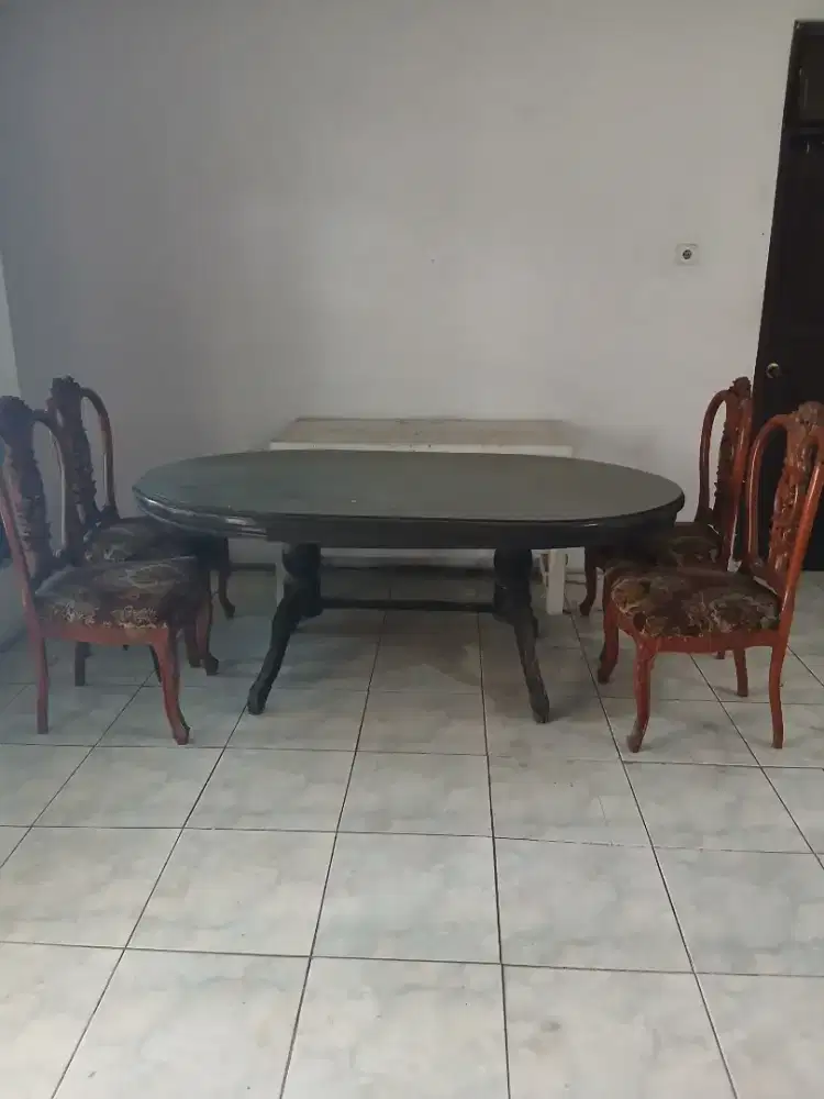 Meja Makan Jati