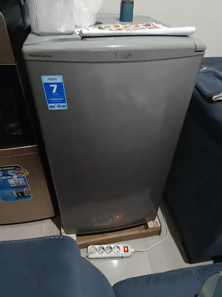 Jual Freezer Aqua masih bagus banget
