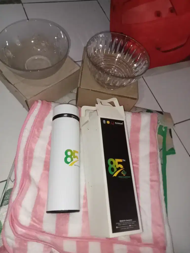 Beli termos dan selimut bayi gratis teh pucuk dan mangkok