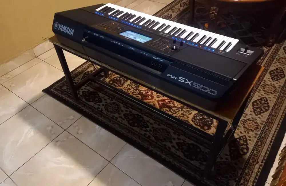 YAMAHA PSR SX 900 (PROFESIONAL KEYBOARD)