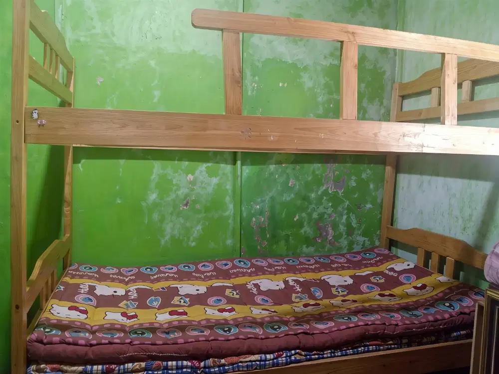 Ranjang Susun Kayu 2 Tingkat “Bekas” + Bonus Kasur & Sprei