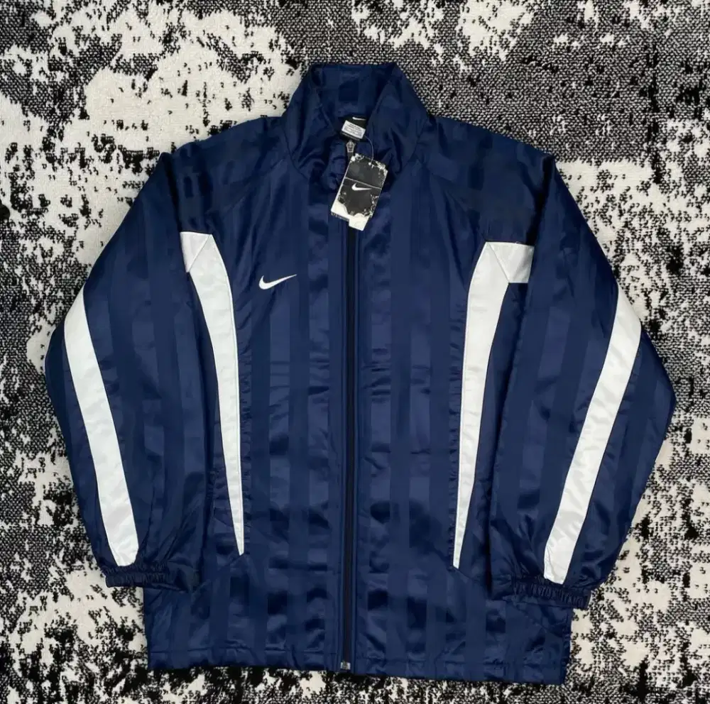 Jaket Nike jumbo