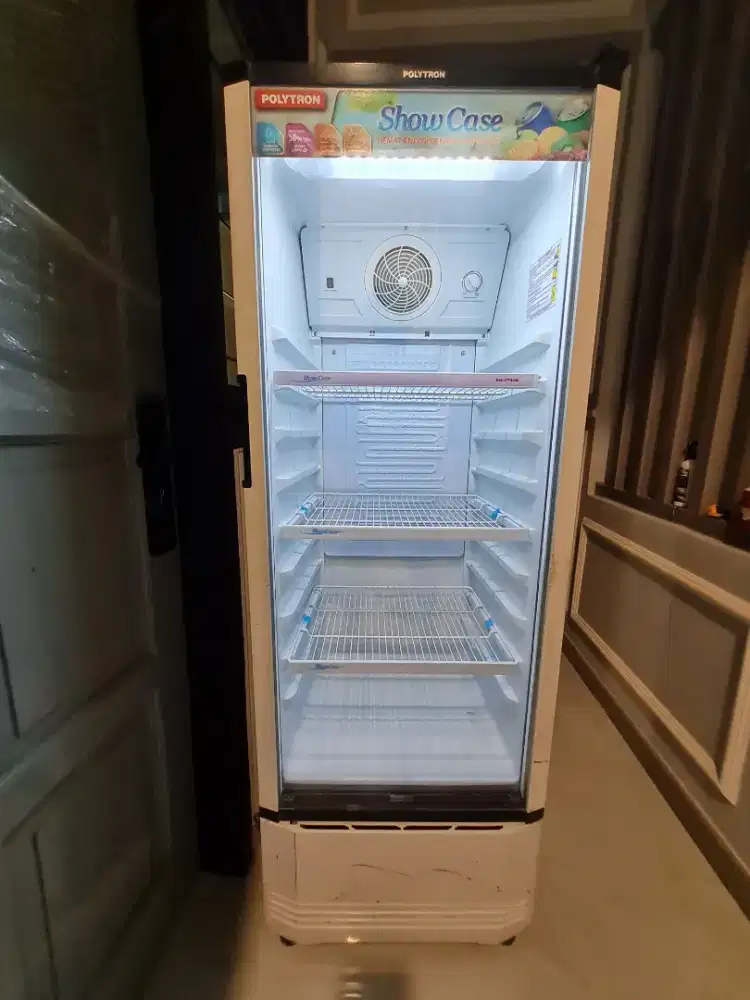 Showcase 3 Rak Polytron