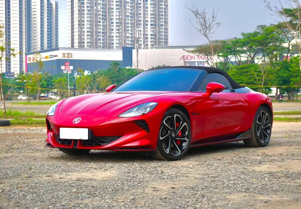 MG Cyberster AWD Dual-Motor 2024 Merah Listrik Cabrio Antik