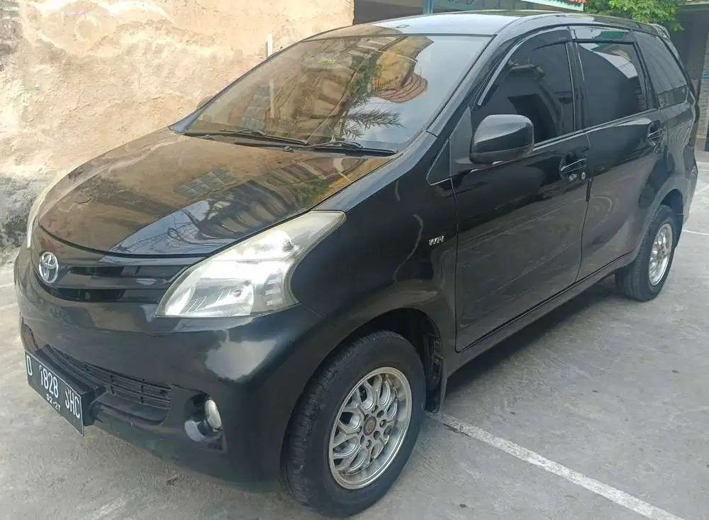Toyota Avanza 2015 E manual velg racing body mulus