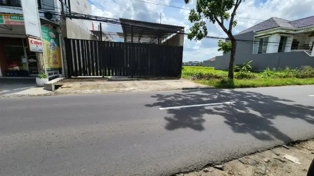 Dijual Rumah di Area Strategis di Pinggir Jalan Raya Sidan - Bekonang