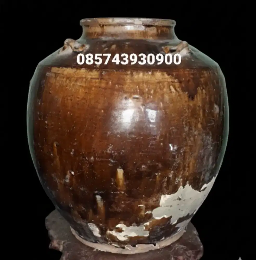 Guci keramik kuno