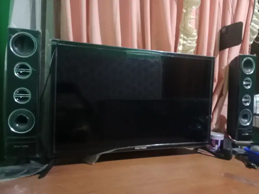 Polytron cinemax led TV 32'