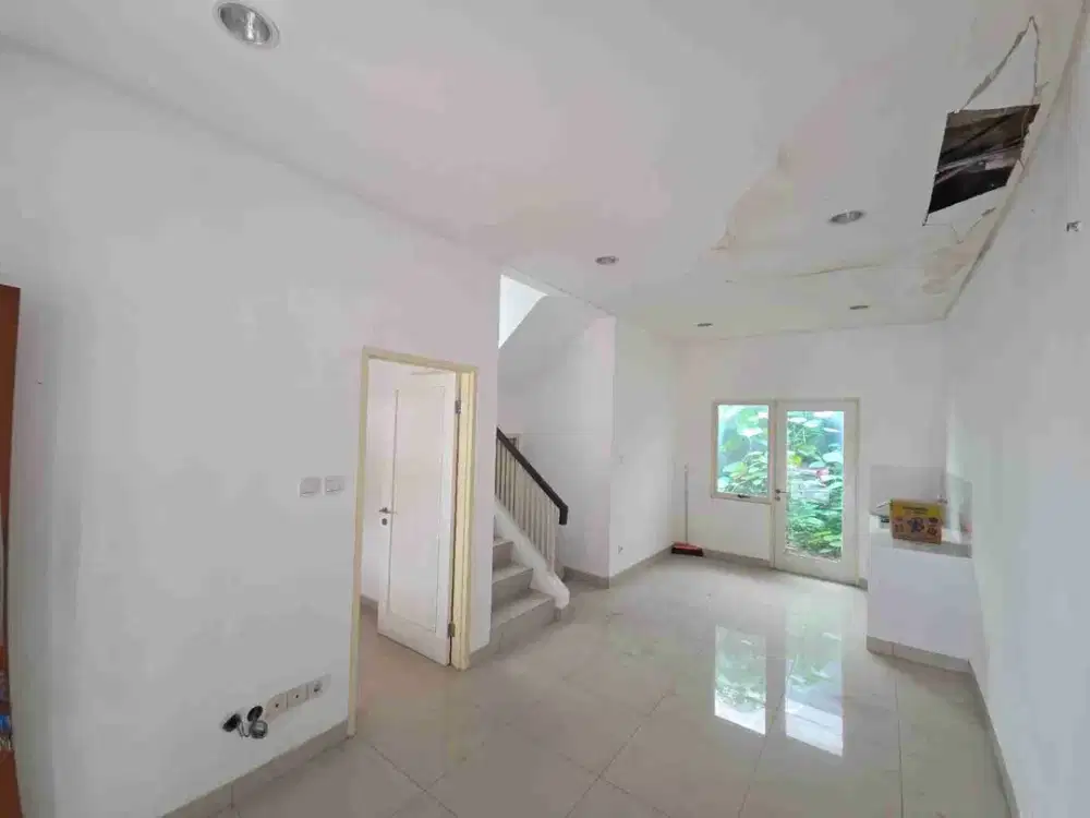 Dijual sgt murah rumah kondisi apa adanya di Residence One-Bsd City