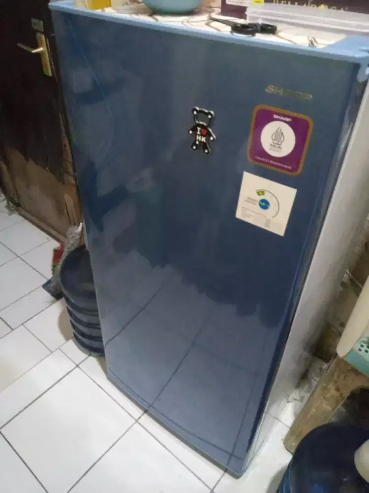Dijual cepat kulkas merk sharp 1 pintu