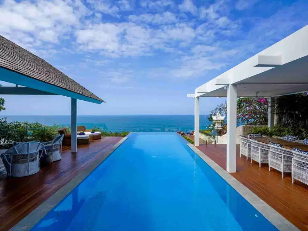 Dijual Villa Mewah di Tepi Tebing dalam Komplek Resor Uluwatu Bali
