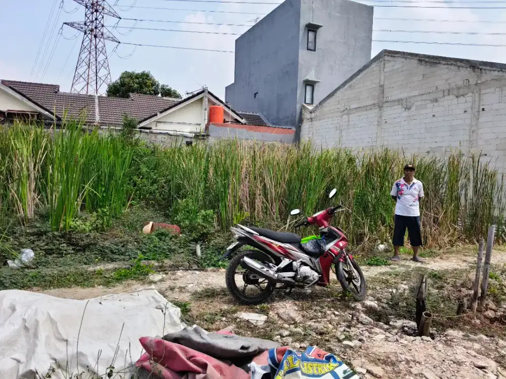 Di JuaL Sebidang TaNah,