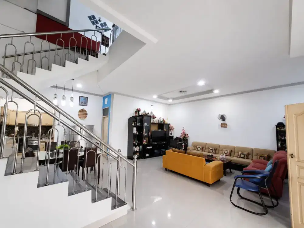 Dijual rumah 3 lantai di Sunter Indah, Jakarta Utara