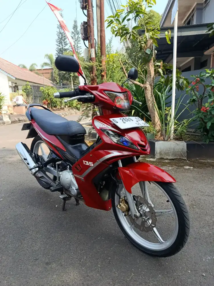 Jupiter MX 135 2009. Mulus. Mengkilat. Lengkap. Bisa TT