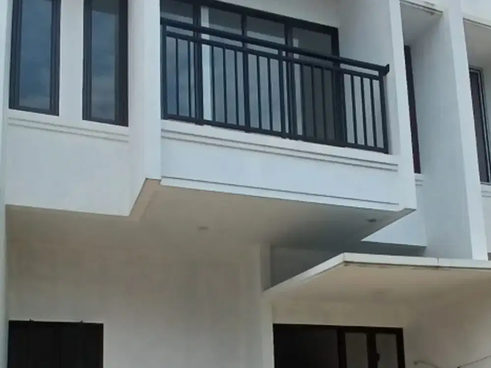 Rumah Baru Dalam Kompleks di Lewinanggung Cibubur