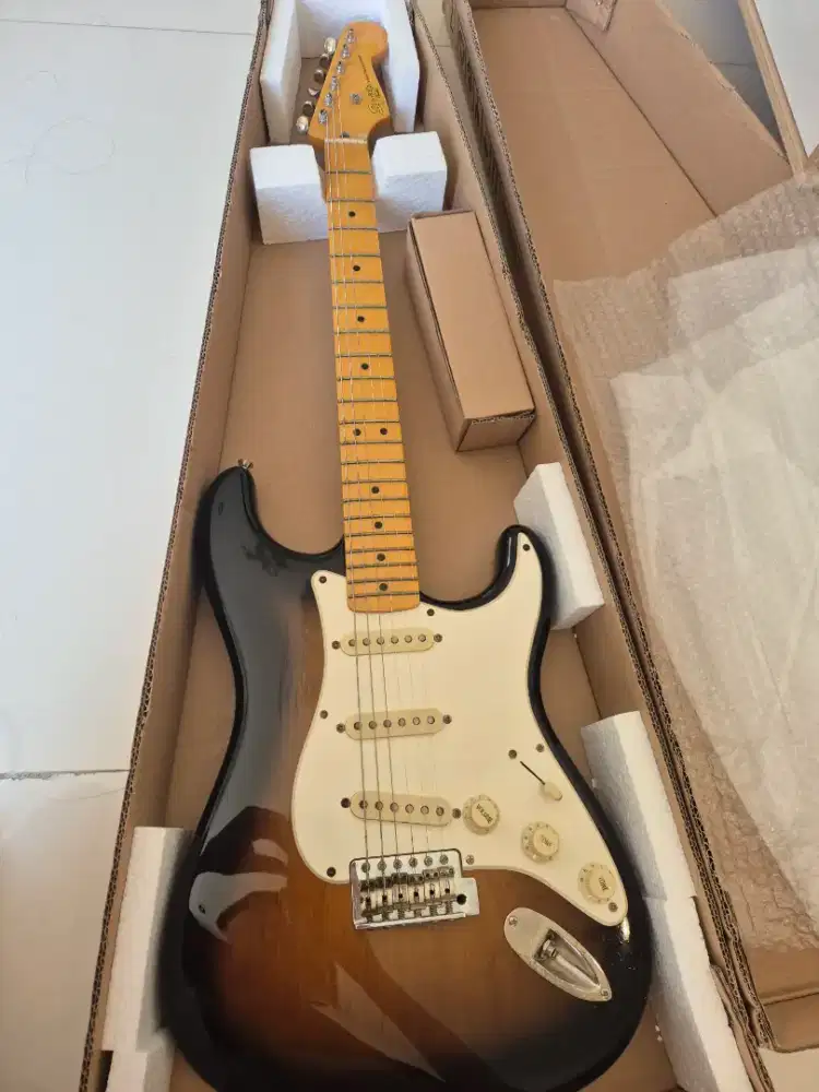 Squier Classic Vibe Stratocaster 50s Maple Body Alder 2 Tone Sunburst