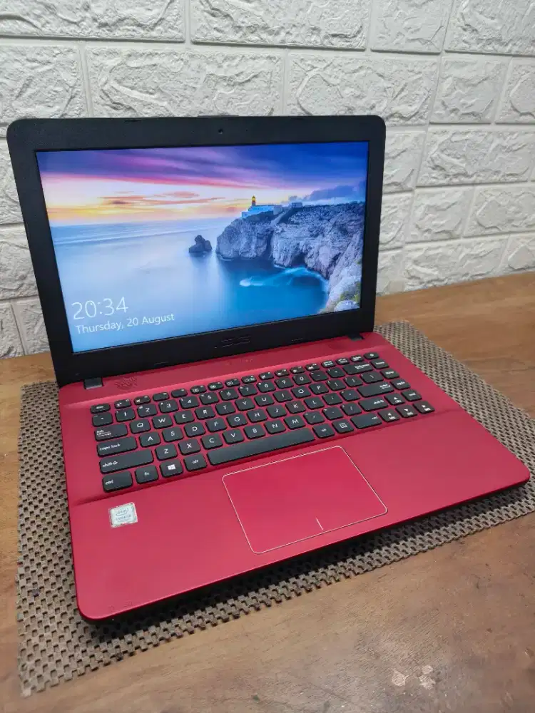 Asus X441UR intel Core i3 Gen-7 (8/256gb) 14 inch MULUSS