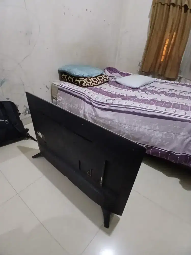 Di jual cepat tv LED 43 inc harga 1jt nego lokasi Kartasura