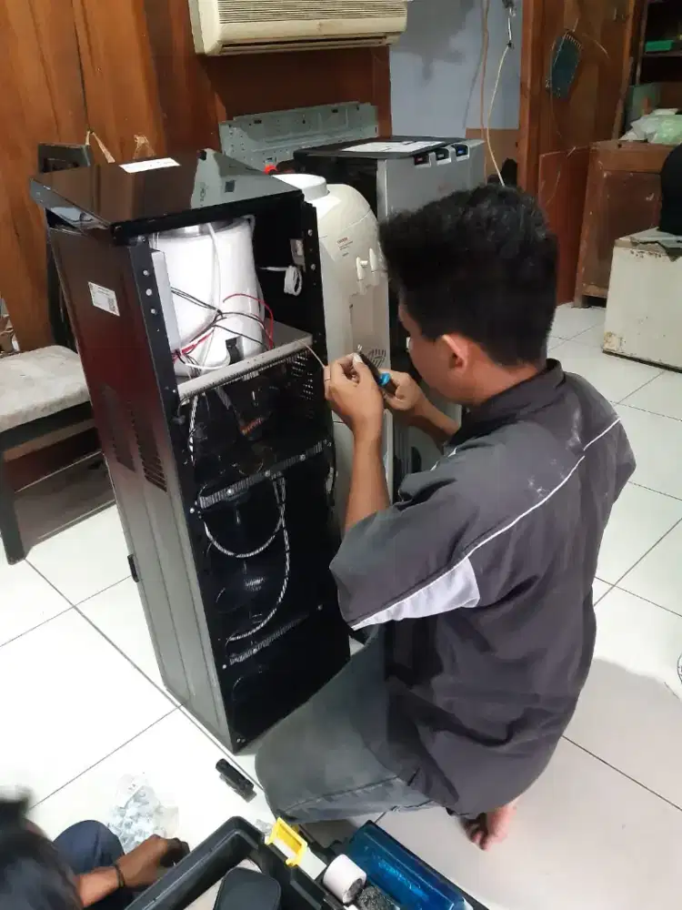 Melayani jasa service perbaikan cek dll electronic