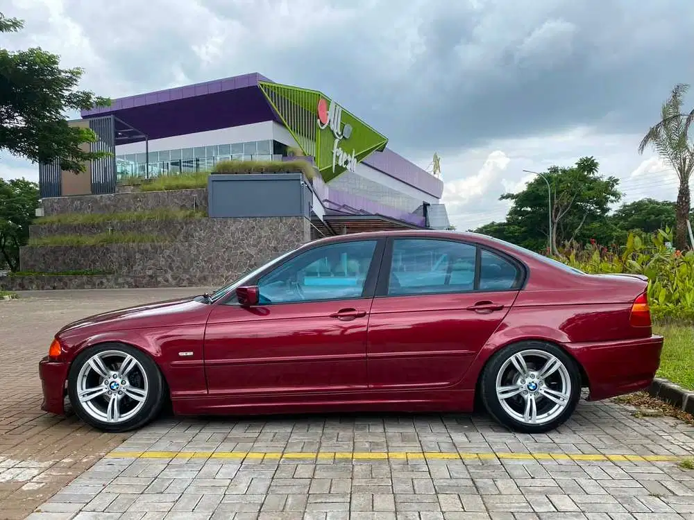 BMW 318i 2000 Bensin
