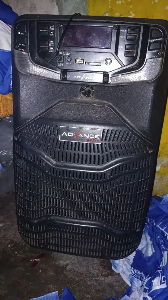 Speaker advance