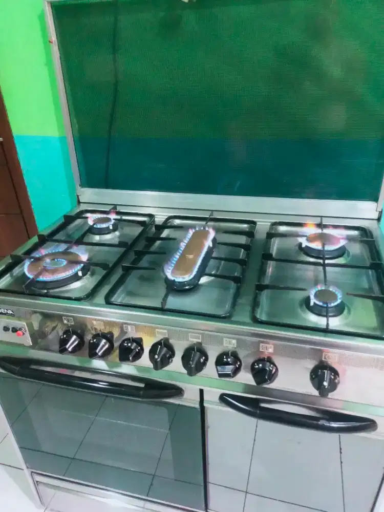 Kompor gas+oven Siap Pakai dan Siap Kirim.