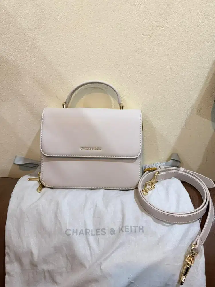 Tas Charles n Keith (LIKE NEW)