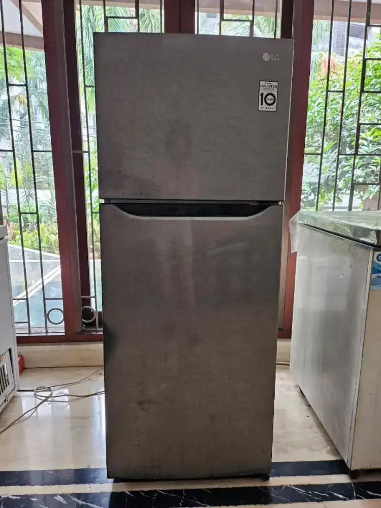 Kulkas 2 pintu merk LG