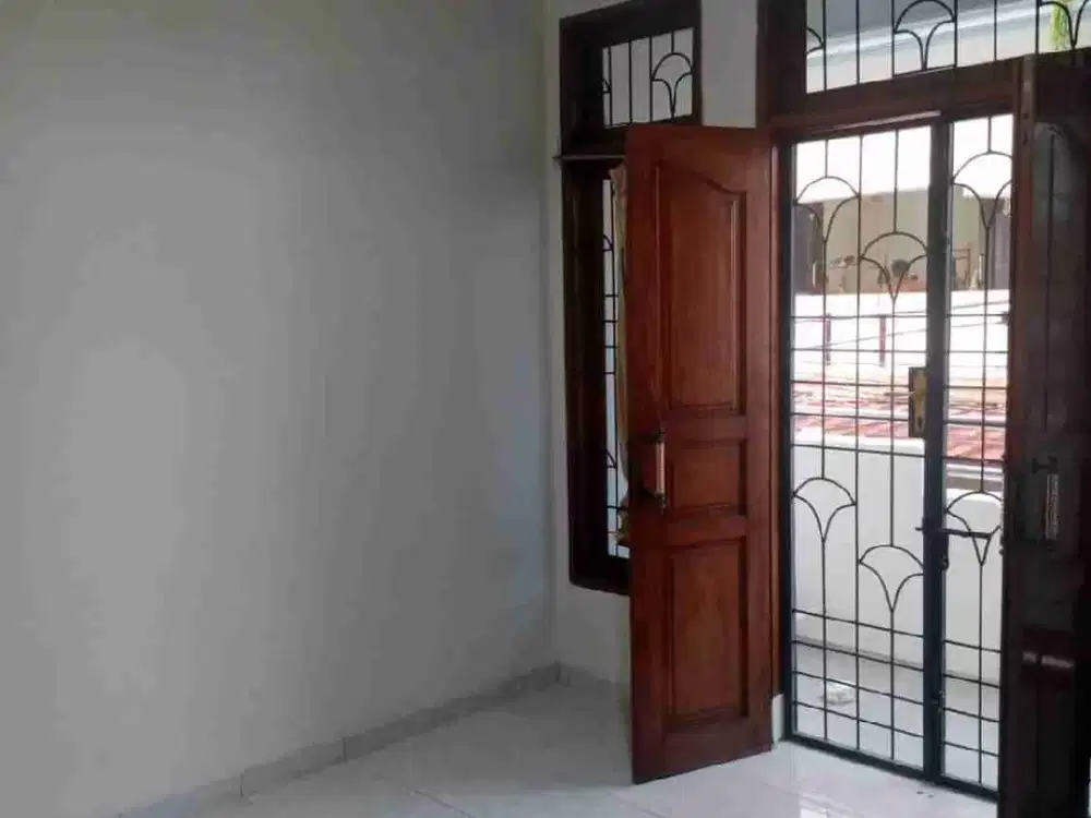 disewakan /di jual rumah pademangan timur 2 lantai