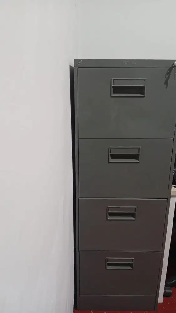 Filing Cabinet (Lemari kabinet besi)