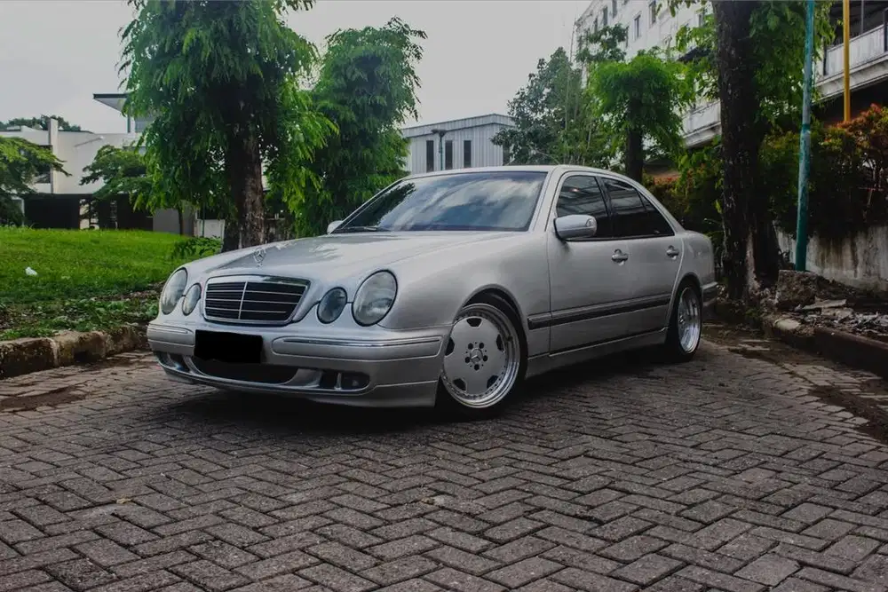 2002 Mercedes Benz E240 Elegance (W210)