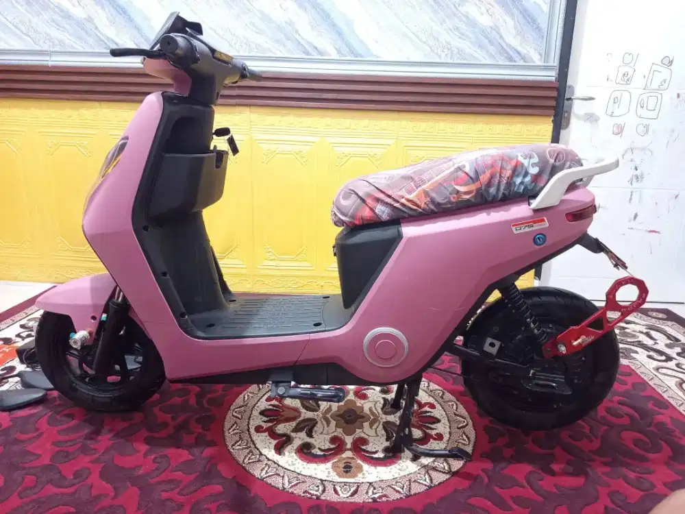 Uwinfly D75 Warna Pink